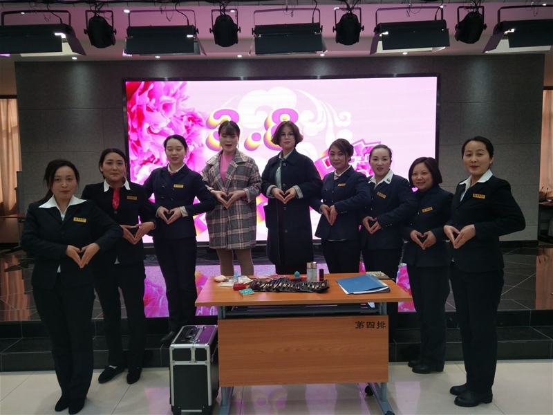 �����e�^Ů���c�����ˡ����(d��ng)���ʼ���